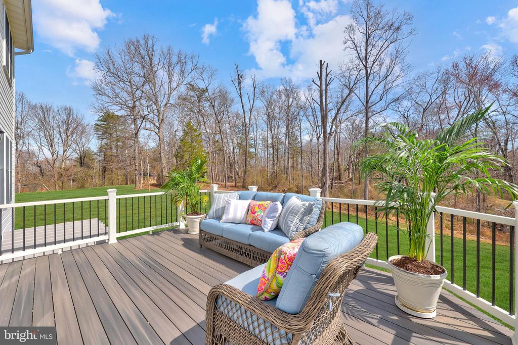 3259 SOUTHAMPTON DRIVE