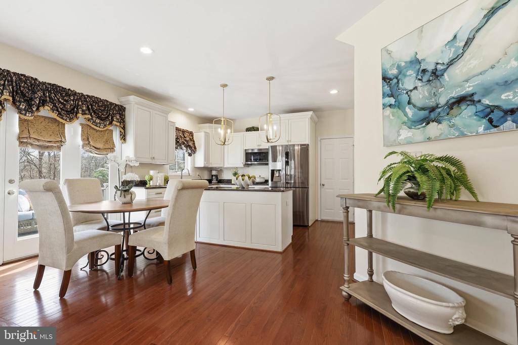 3259 SOUTHAMPTON DRIVE