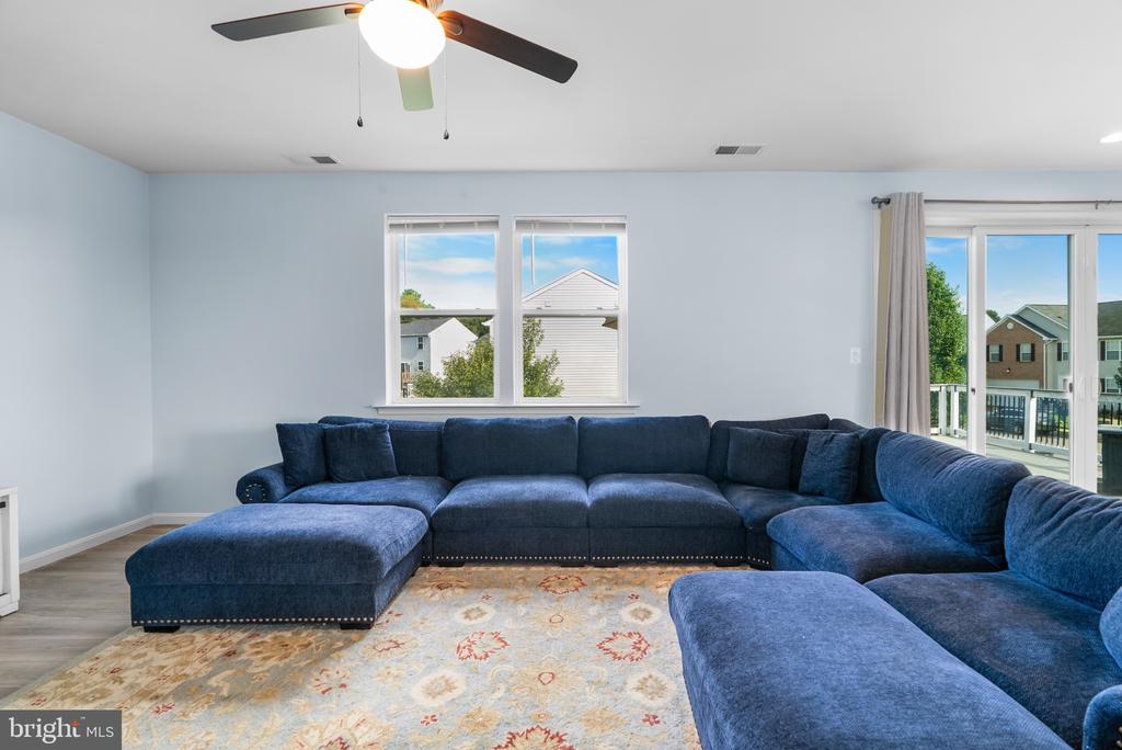 2142 CHESTNUT DRIVE