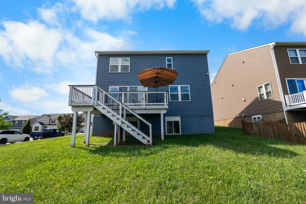 2142 CHESTNUT DRIVE