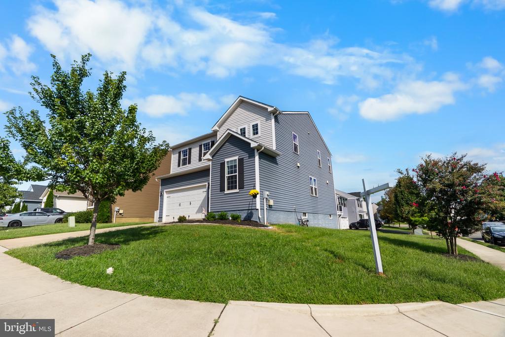 2142 CHESTNUT DRIVE