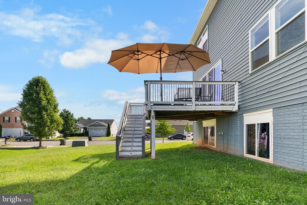 2142 CHESTNUT DRIVE