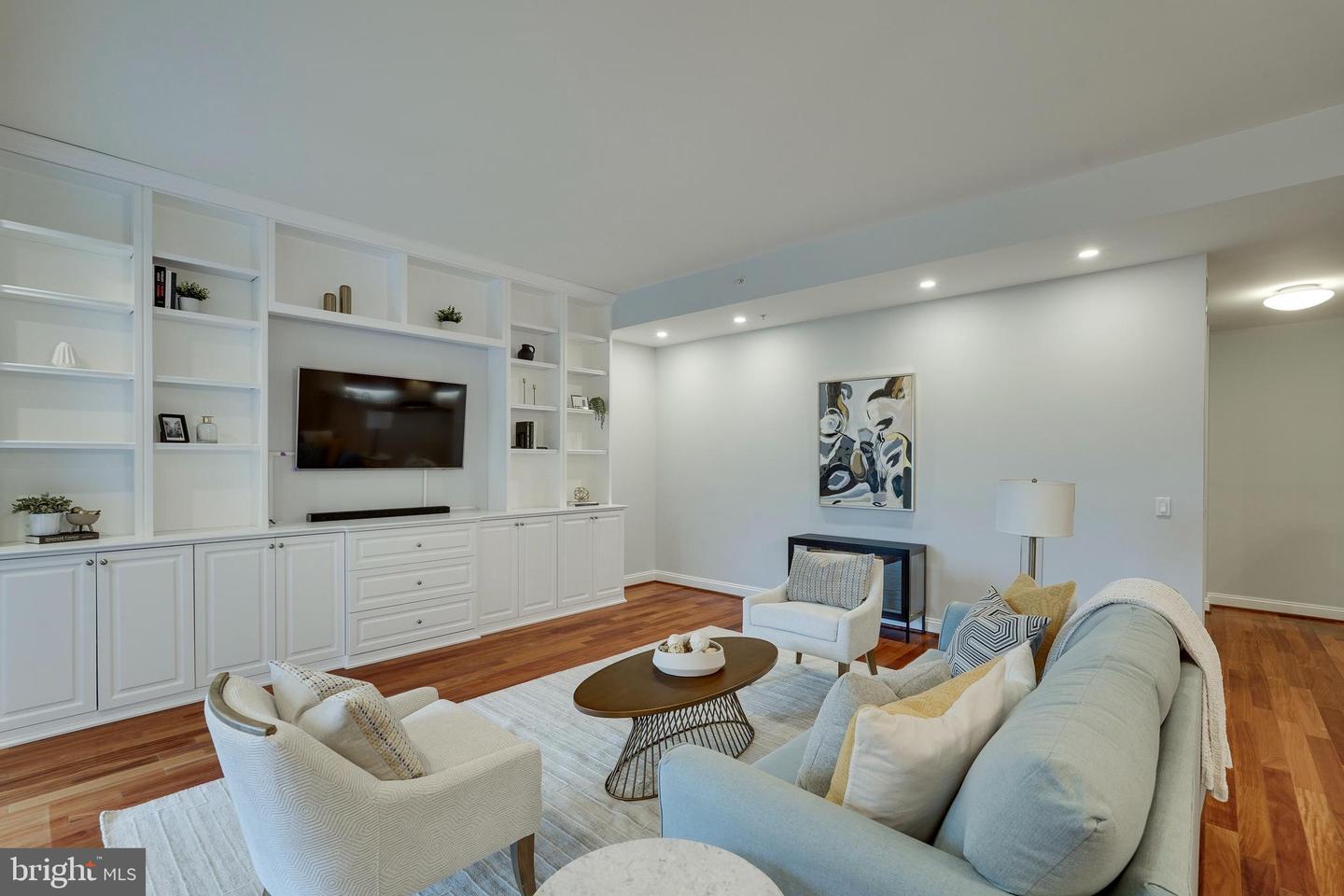 513 W Broad St #710