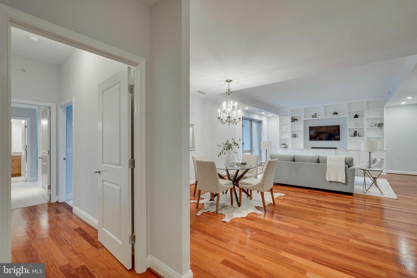 513 W Broad St #710