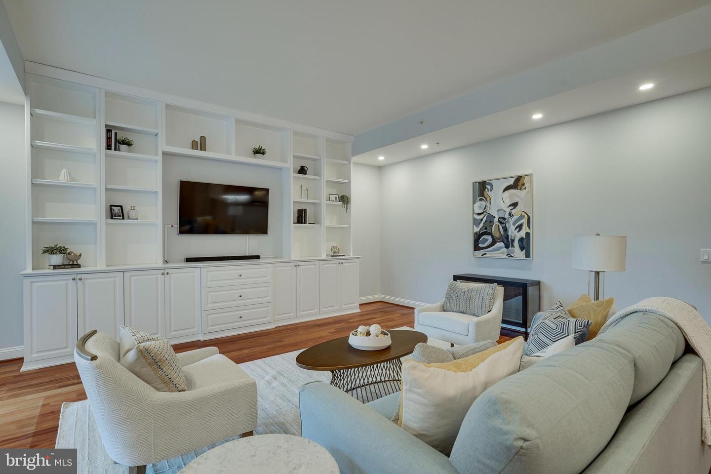 513 W Broad St #710