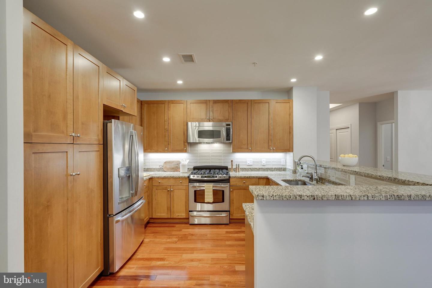 513 W Broad St #710