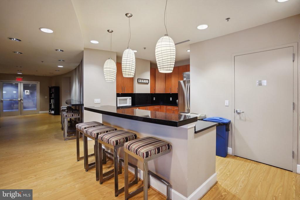444 W Broad St #621
