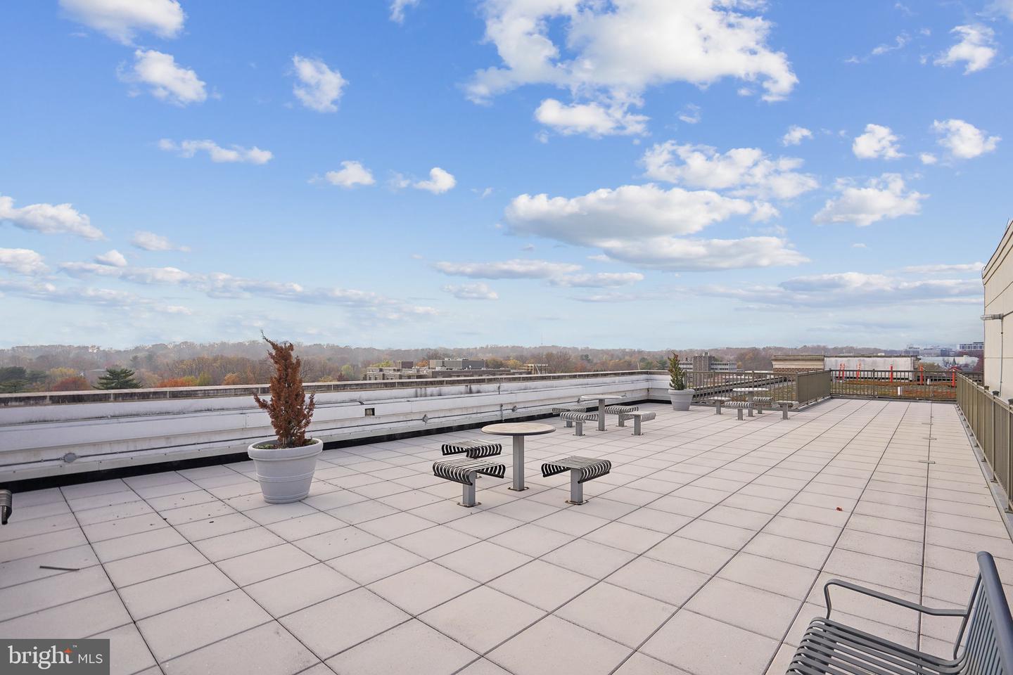 444 W Broad St #621