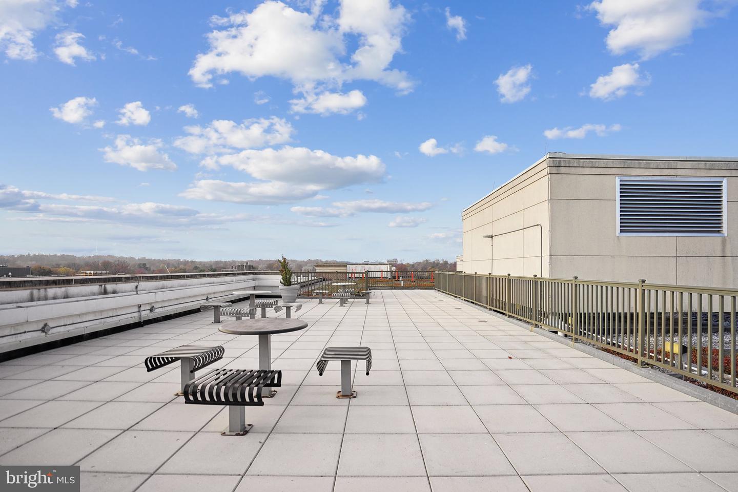 444 W Broad St #621