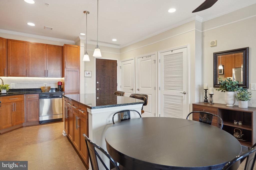 444 W Broad St #621