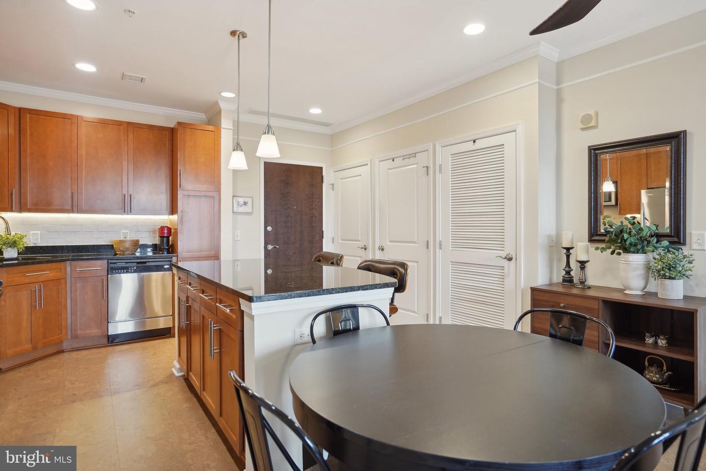 444 W Broad St #621