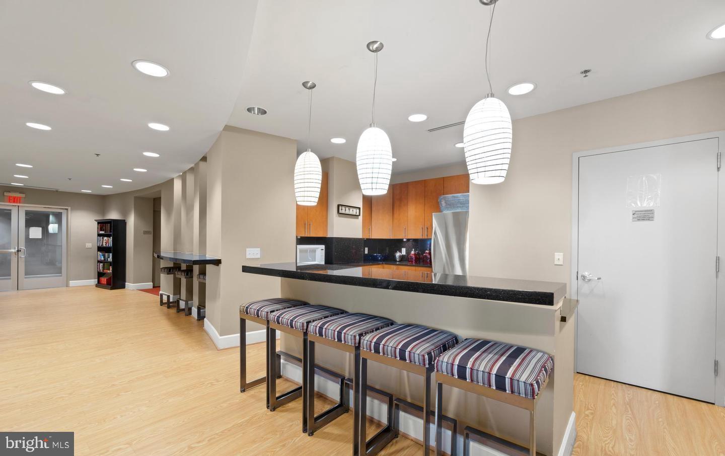 444 W BROAD STREET 303