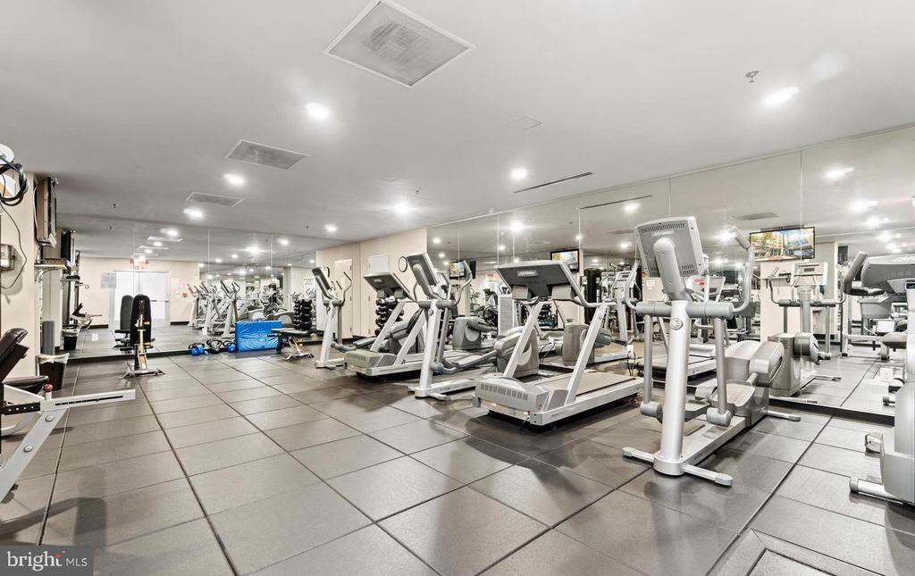 444 W BROAD STREET 303