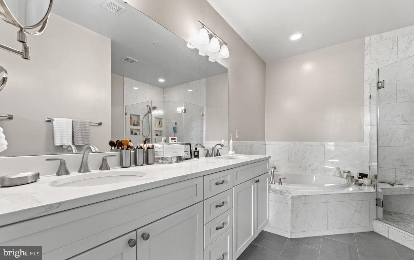 444 W BROAD STREET 303