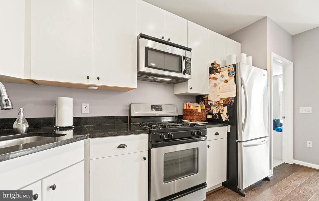 444 W BROAD STREET 303