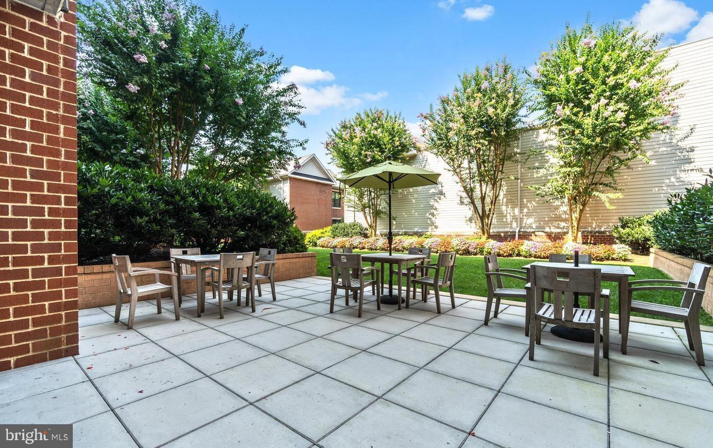 444 W BROAD STREET 303