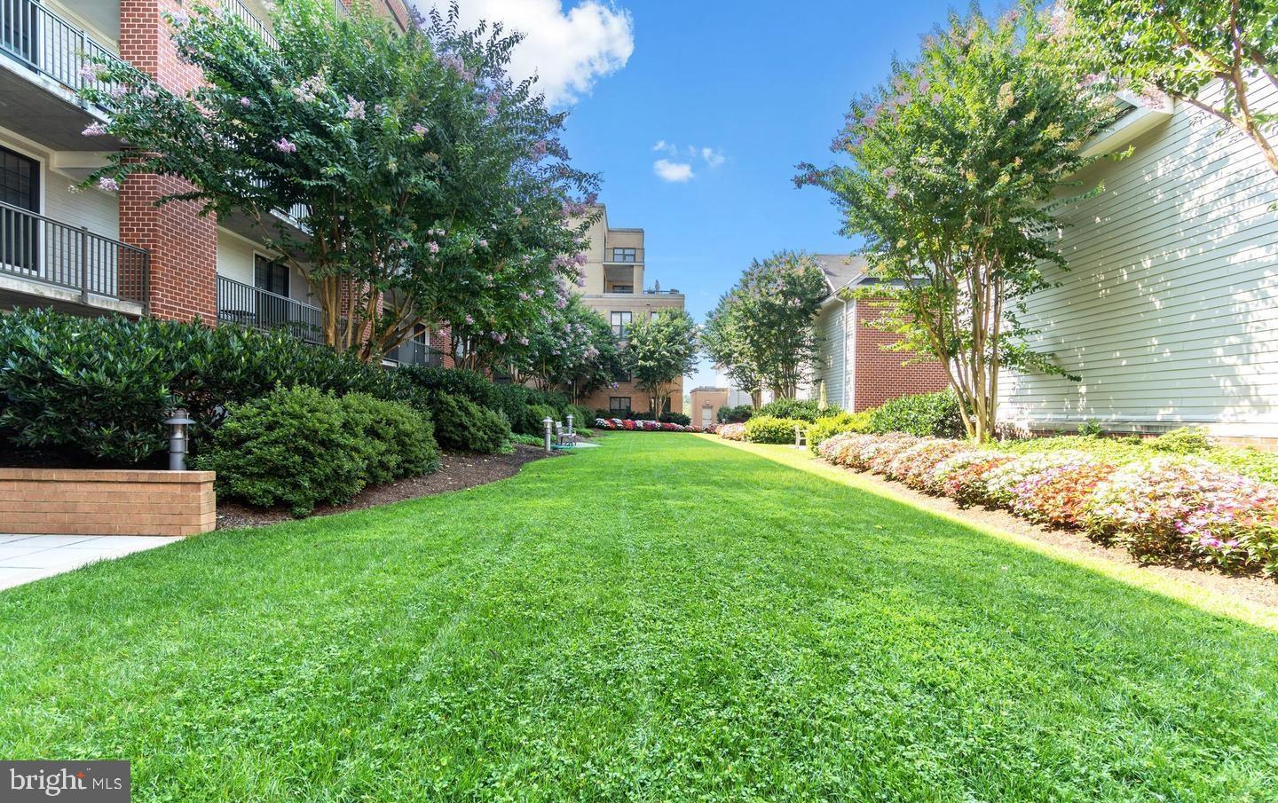 444 W BROAD STREET 303