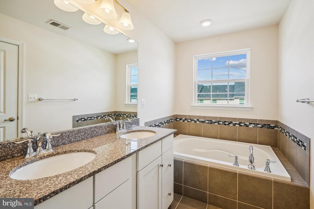 2112 Governors Way