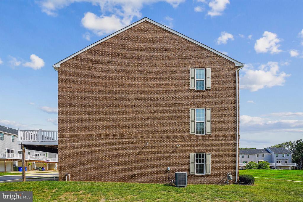 2112 Governors Way