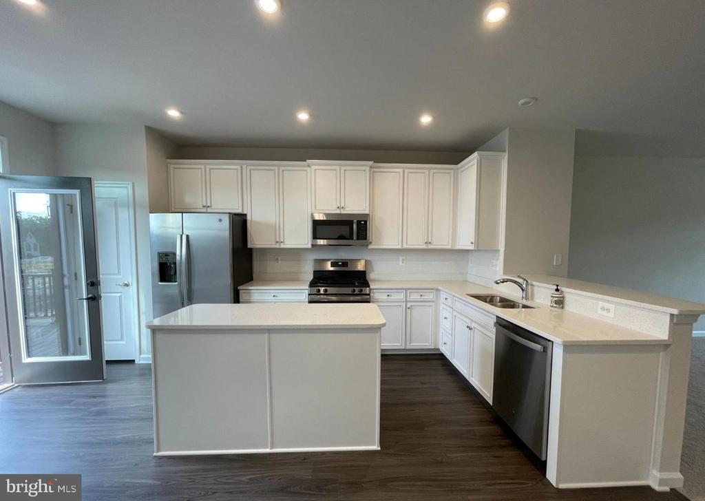 1113 RAMPART DRIVE