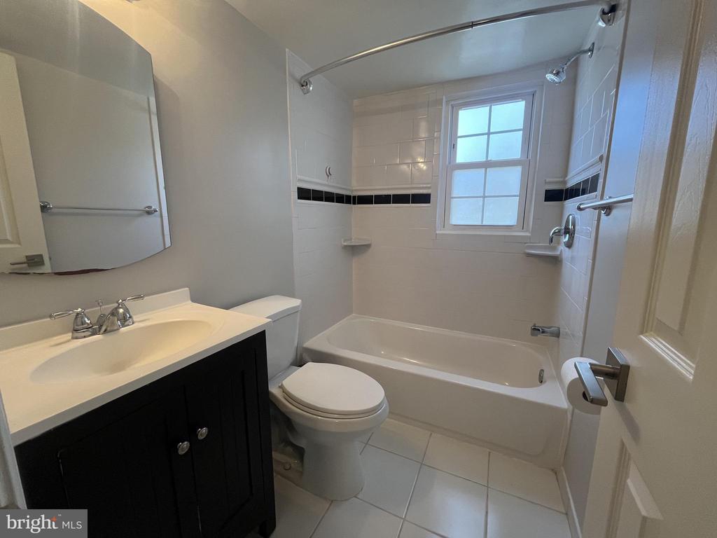 9457 FAIRFAX BLVD #201