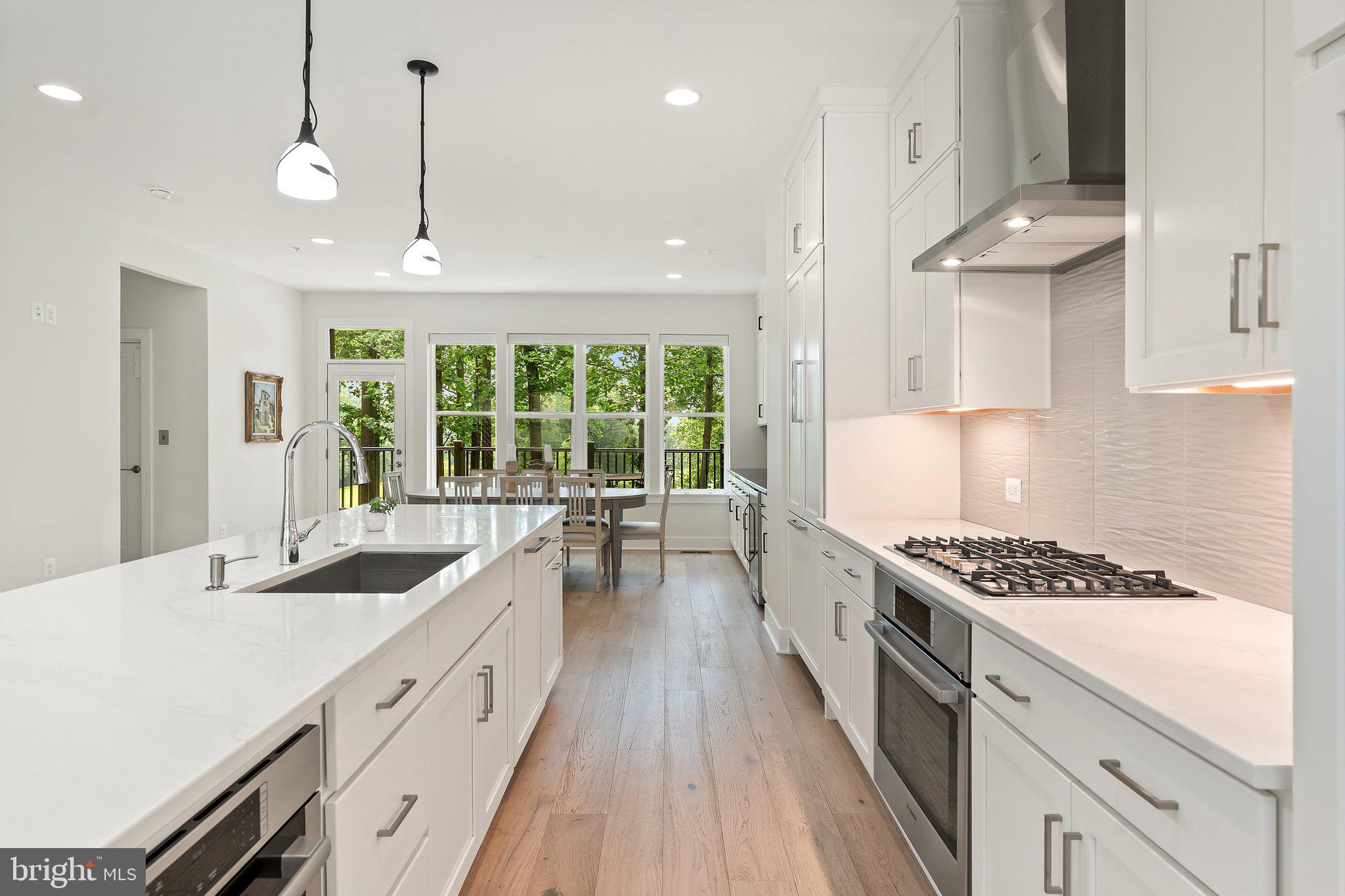 3546 SUTTON HEIGHTS CIRCLE