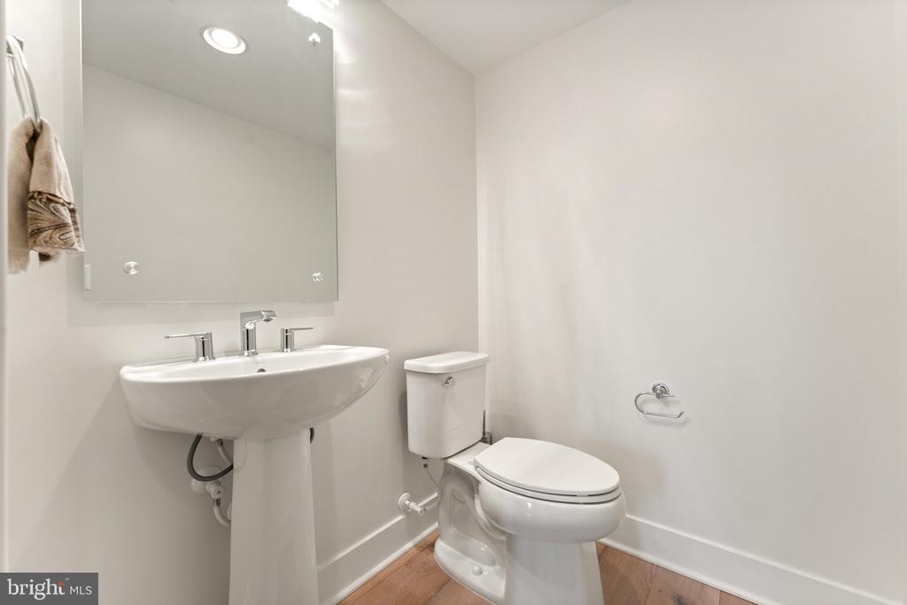 3546 SUTTON HEIGHTS CIRCLE