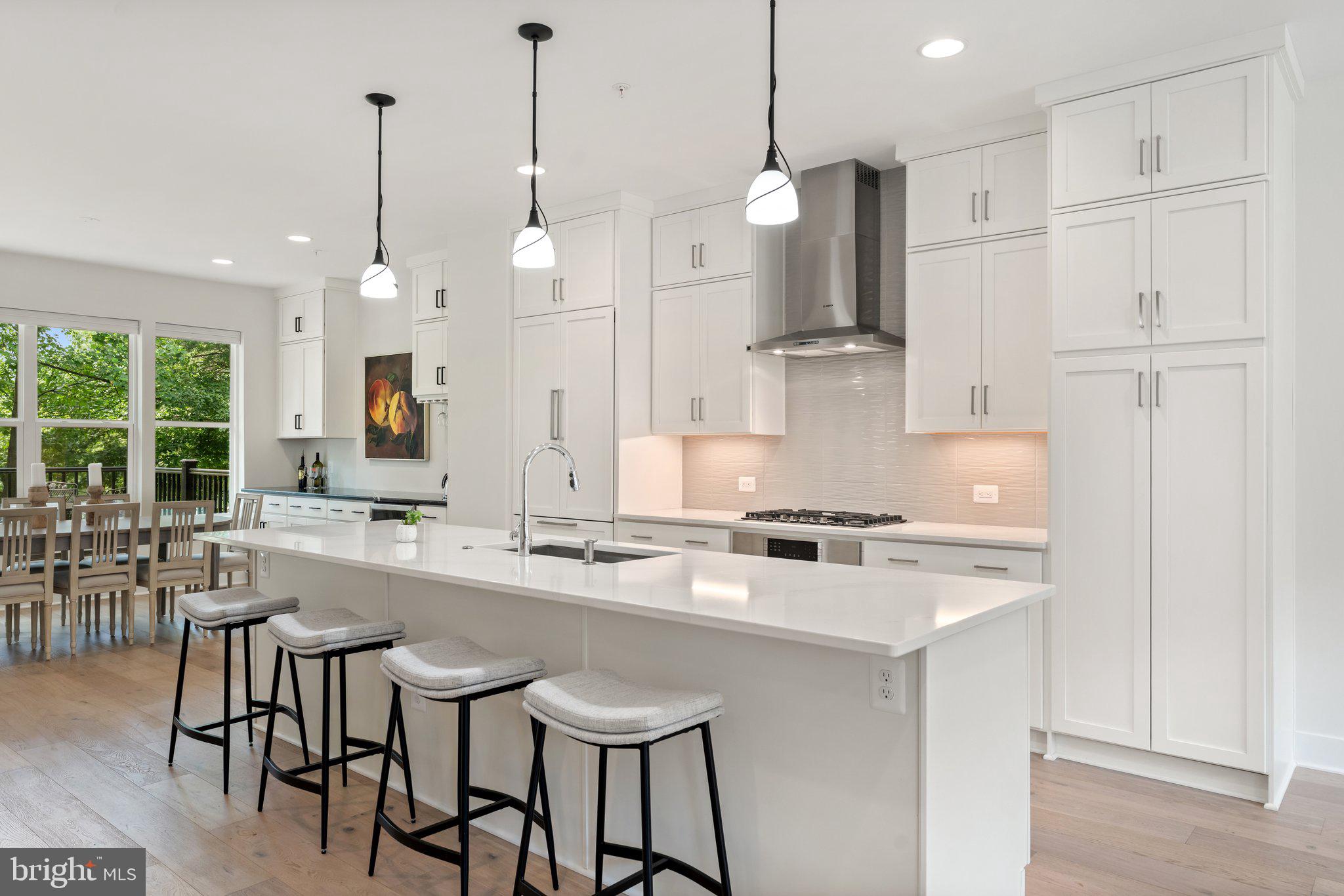 3546 SUTTON HEIGHTS CIRCLE