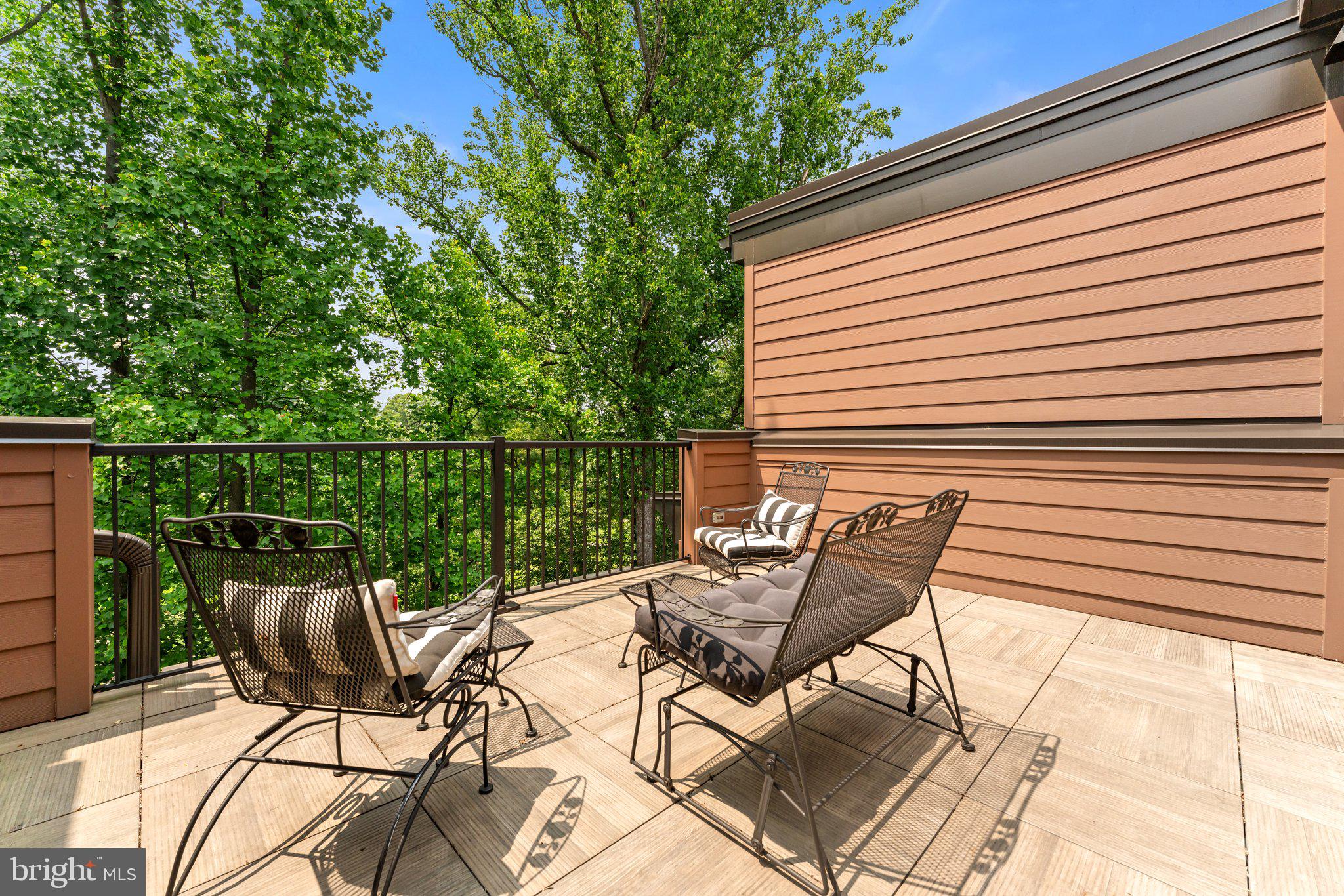 3546 SUTTON HEIGHTS CIRCLE