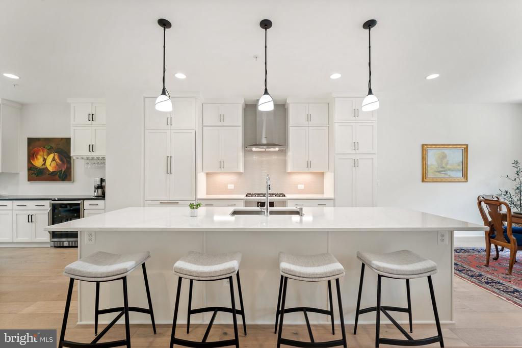 3546 SUTTON HEIGHTS CIRCLE