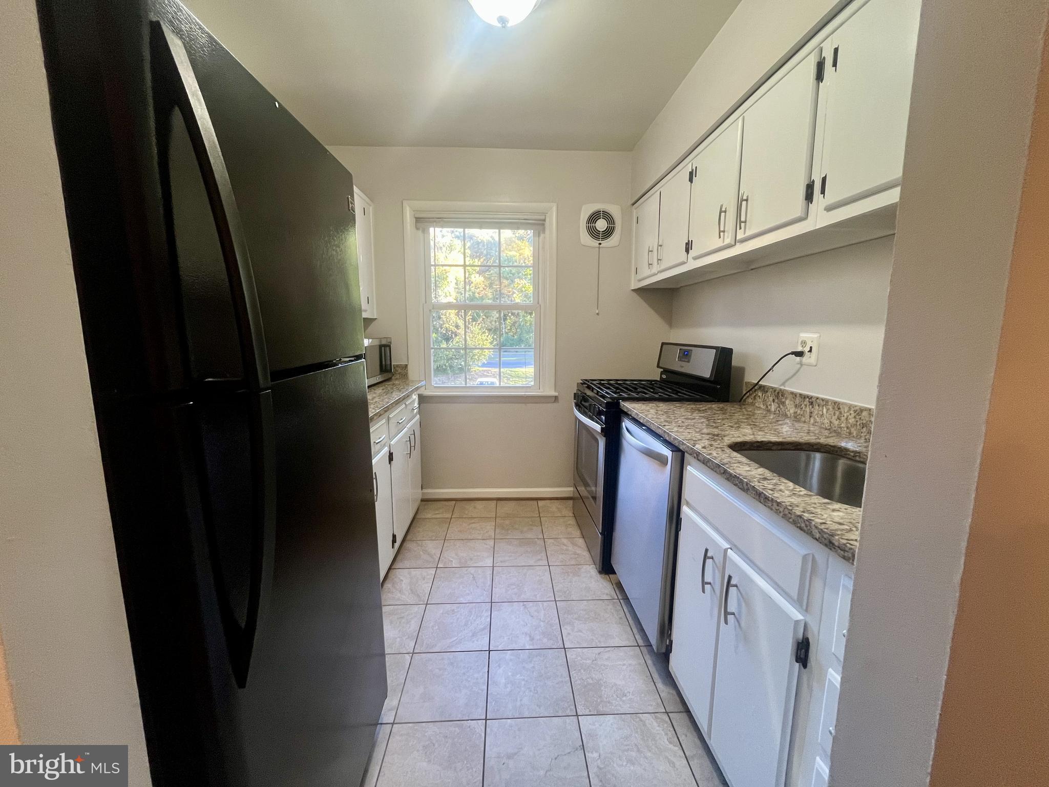 9457 FAIRFAX BOULEVARD 201