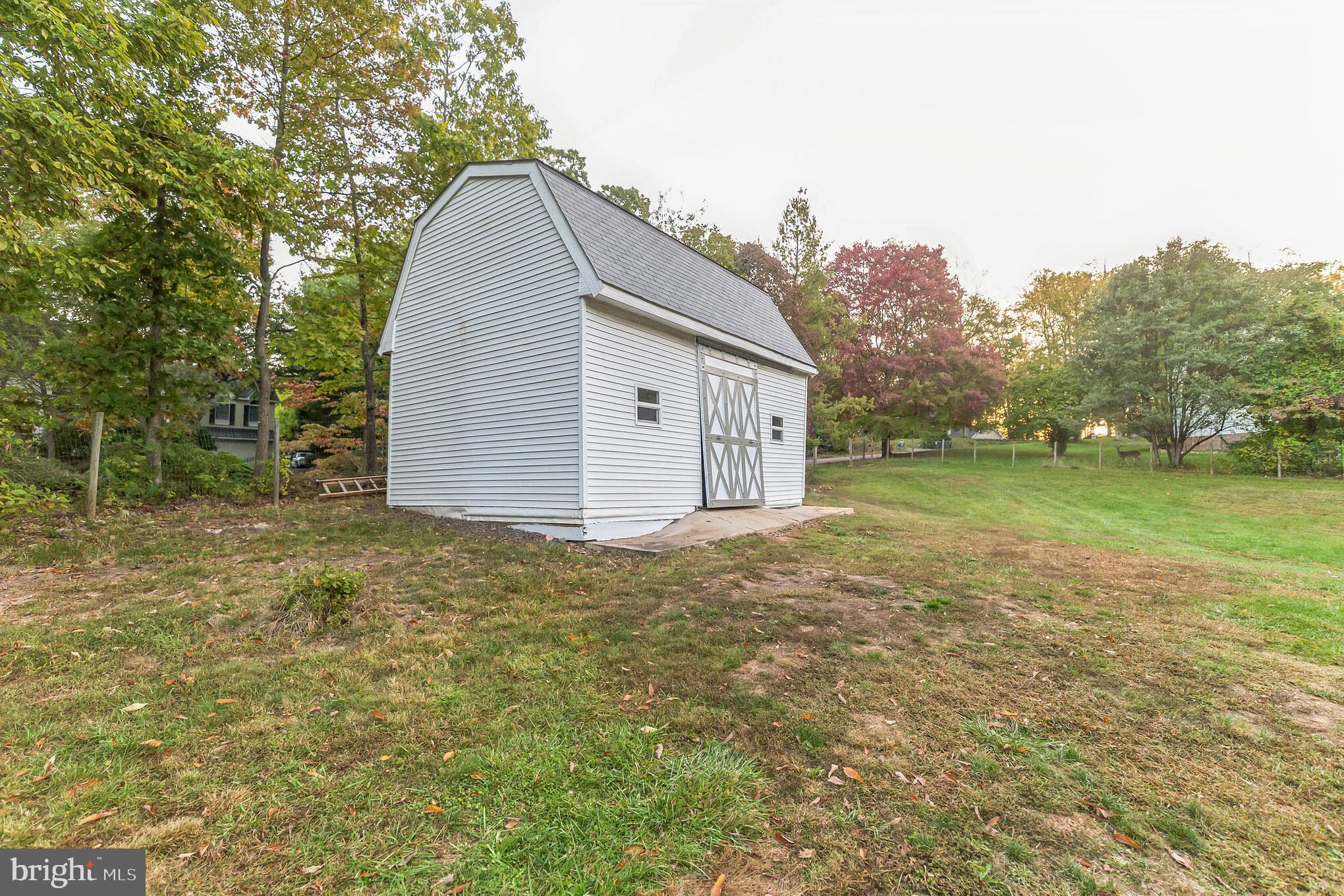 5761 Pendleton Ln