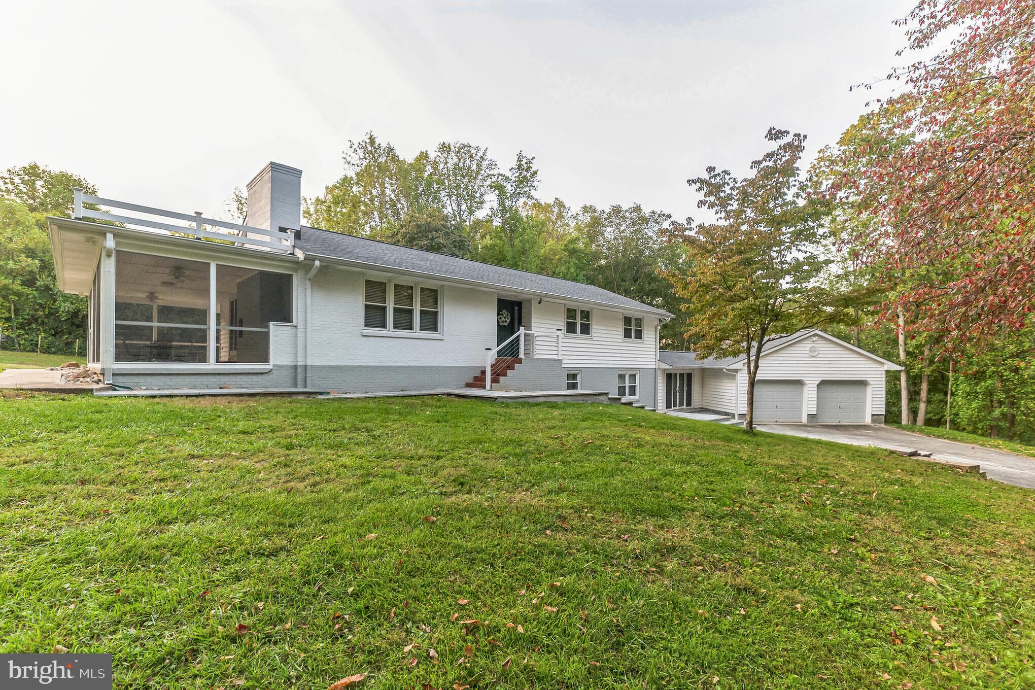 5761 Pendleton Ln