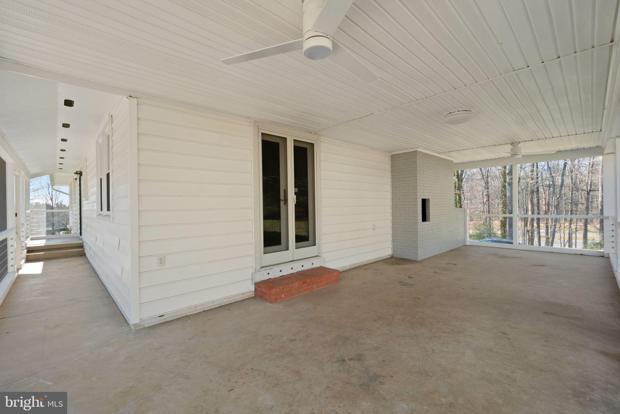5761 Pendleton Ln