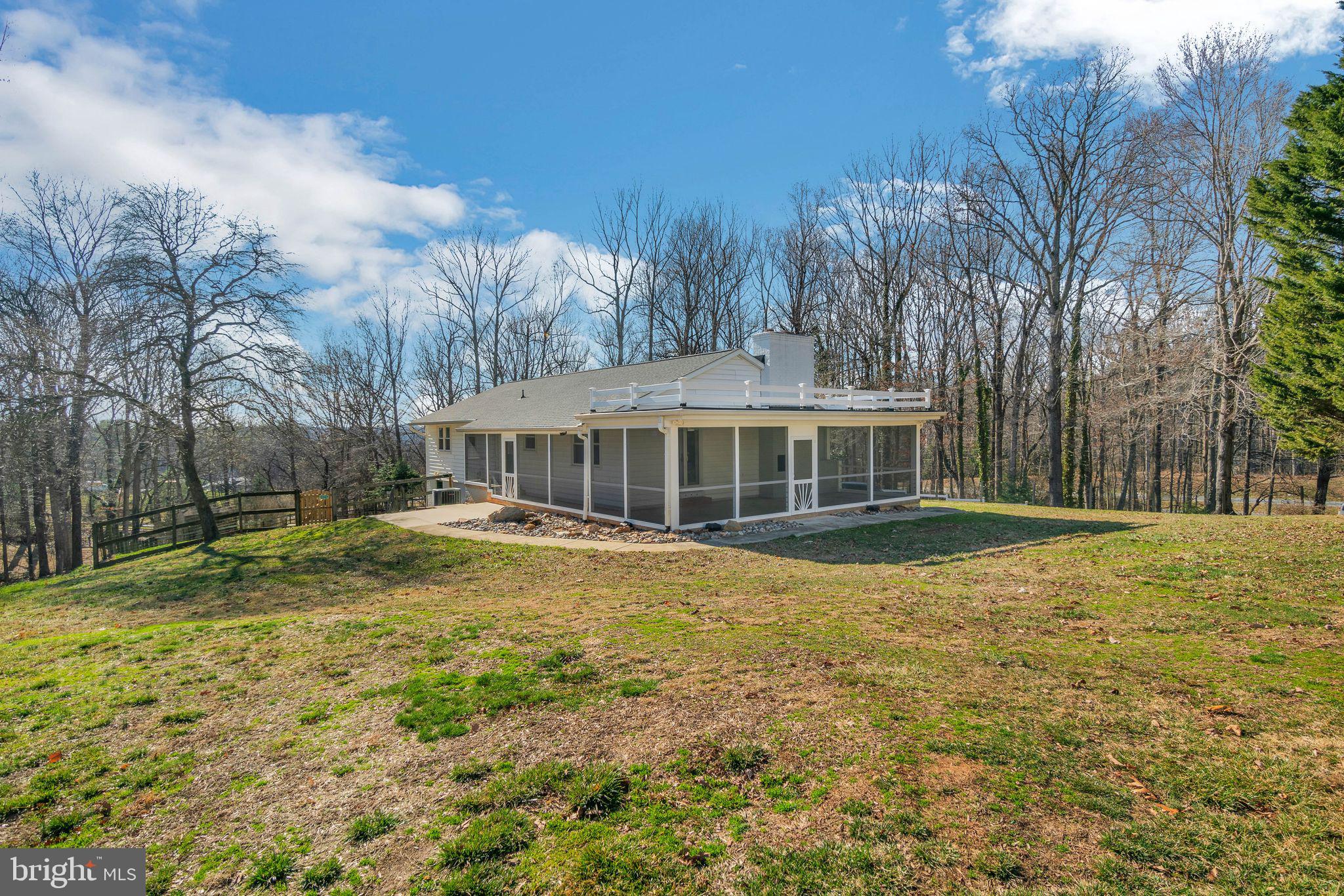 5761 Pendleton Ln