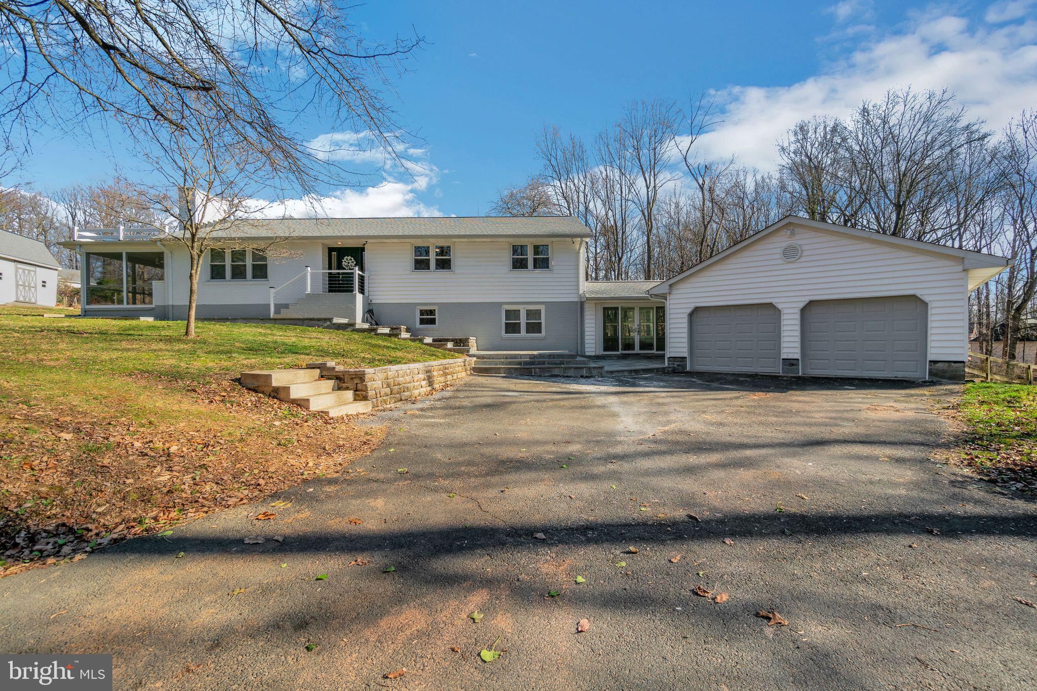 5761 Pendleton Ln