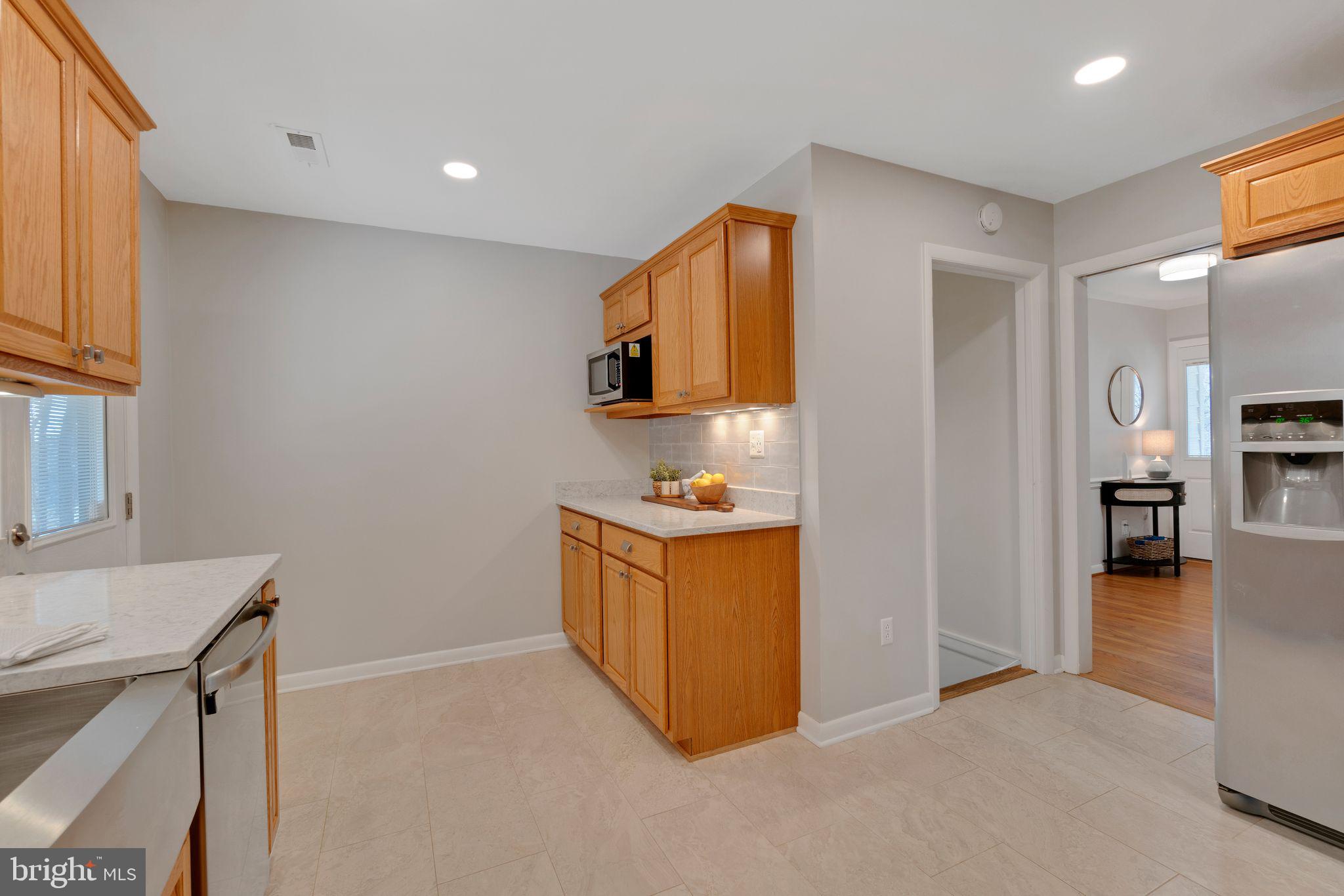 5761 Pendleton Ln