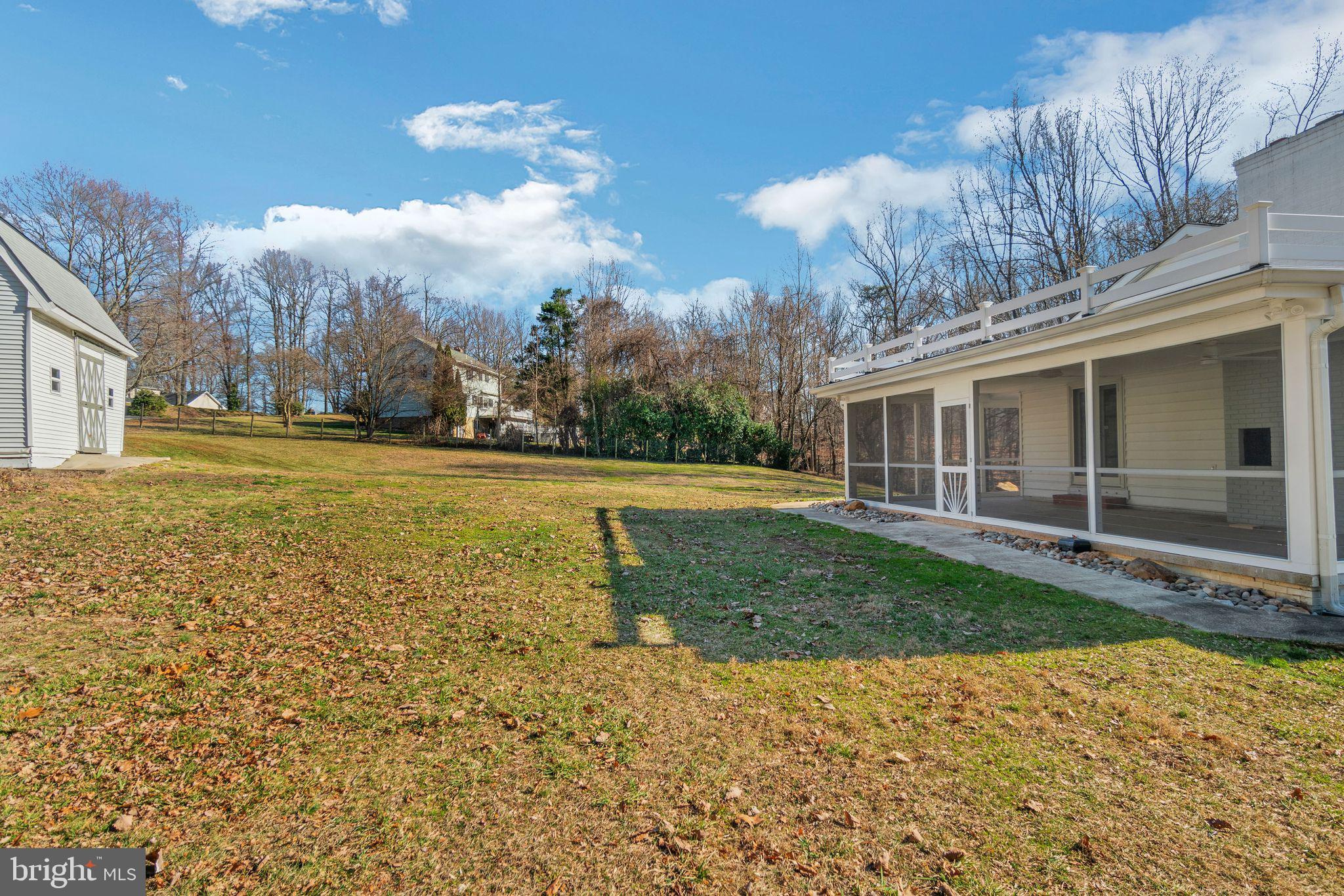 5761 Pendleton Ln