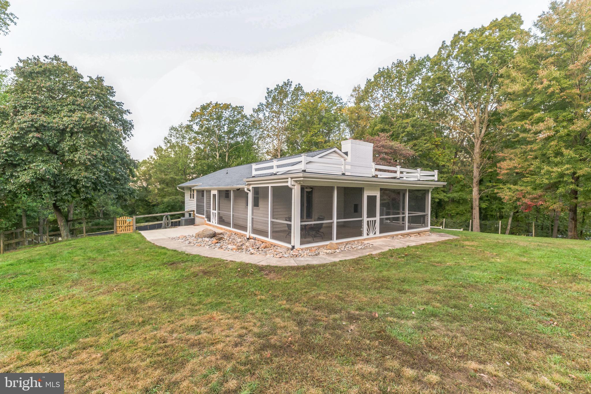 5761 Pendleton Ln