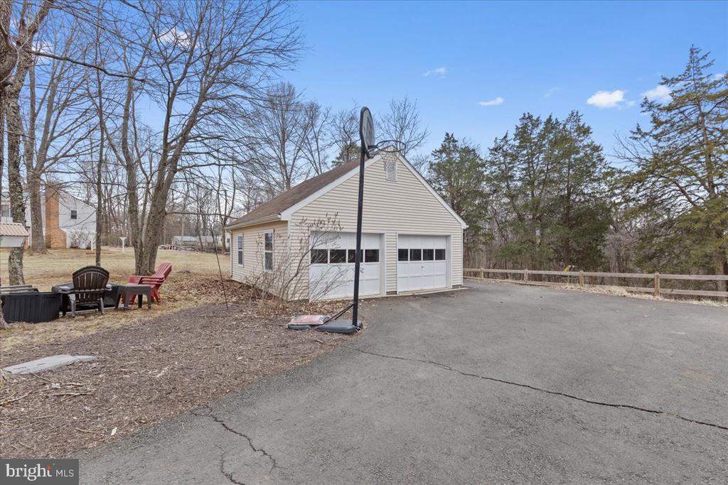 6744 SETTLERS RIDGE ROAD