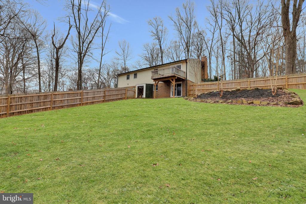 5228 Winding Oak Ln