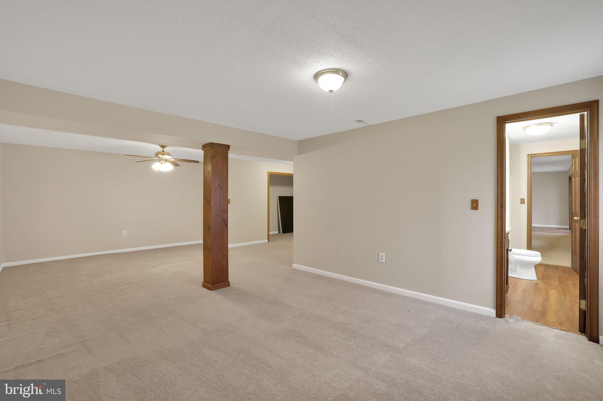 5228 Winding Oak Ln