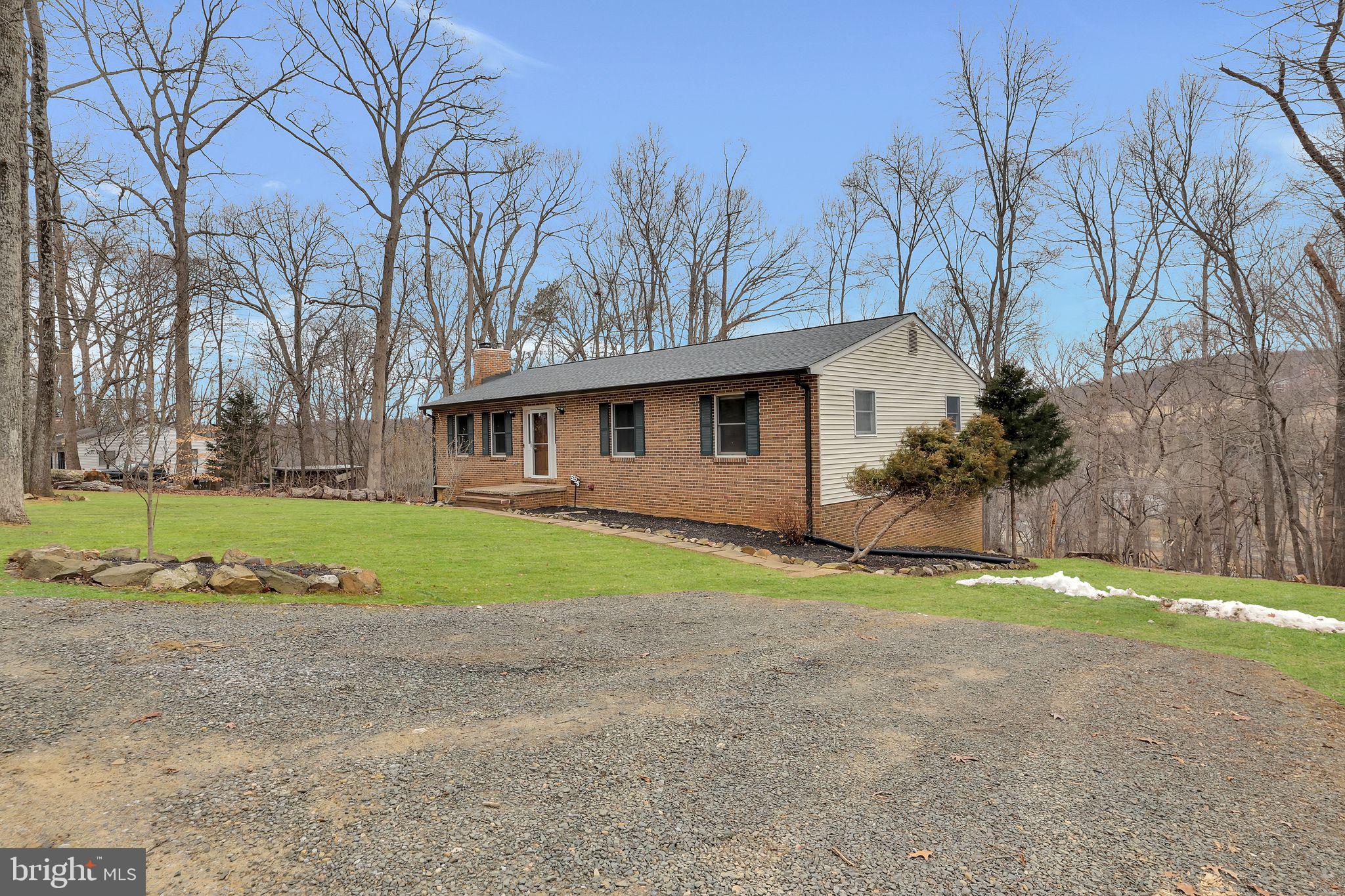 5228 Winding Oak Ln