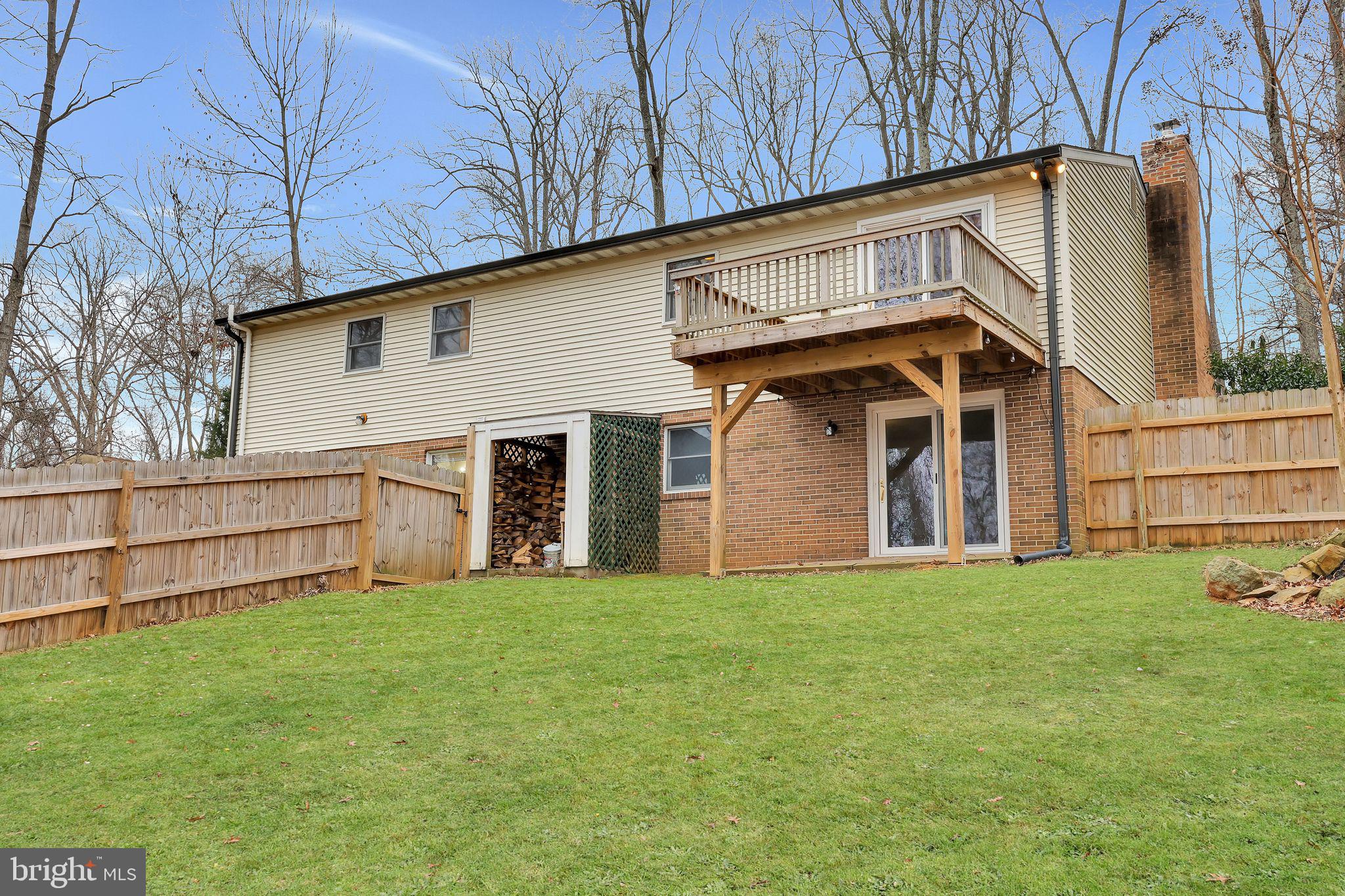 5228 Winding Oak Ln