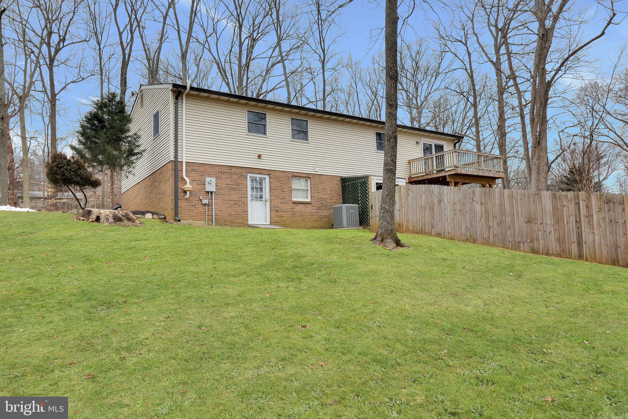 5228 Winding Oak Ln