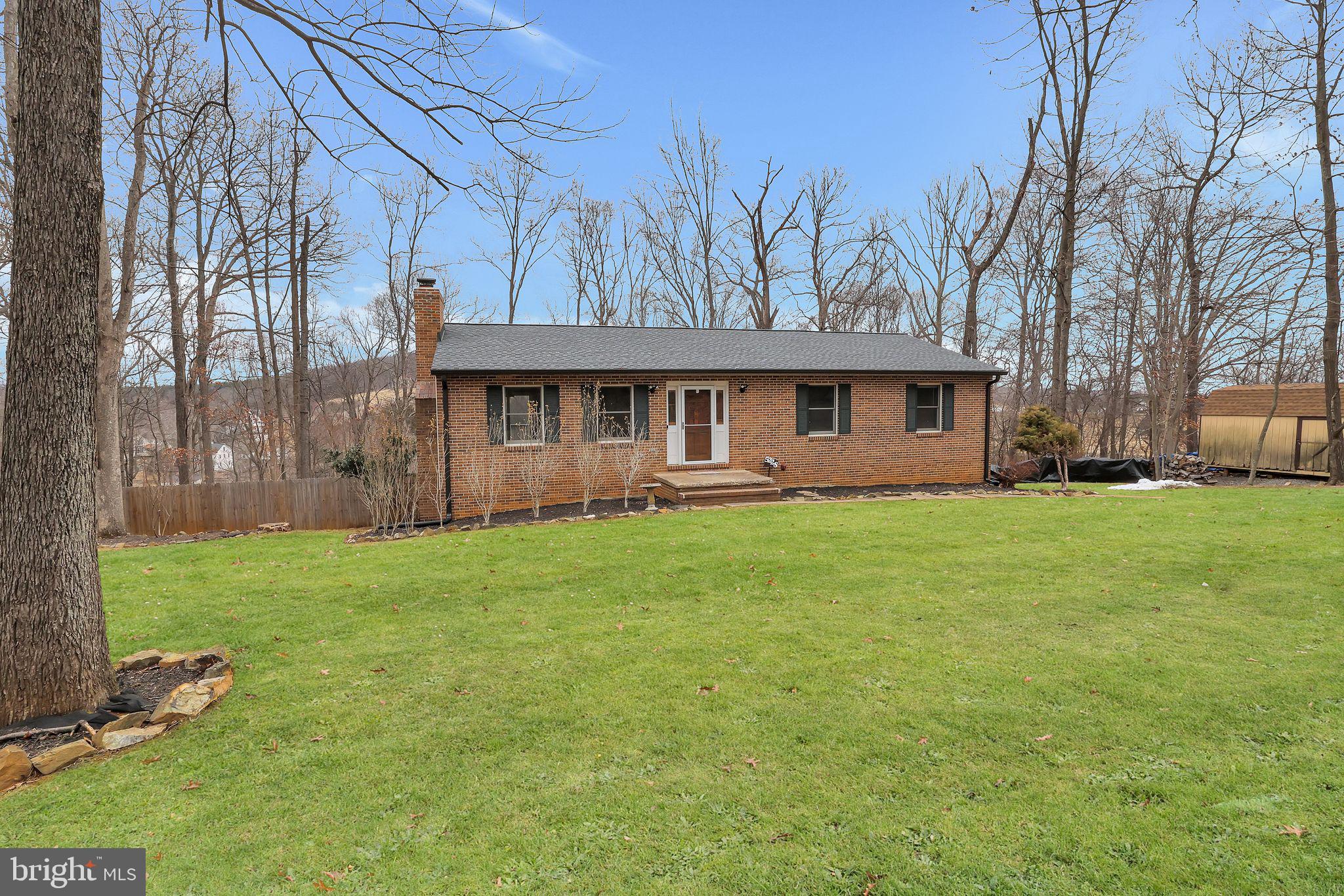 5228 Winding Oak Ln