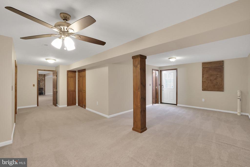5228 Winding Oak Ln