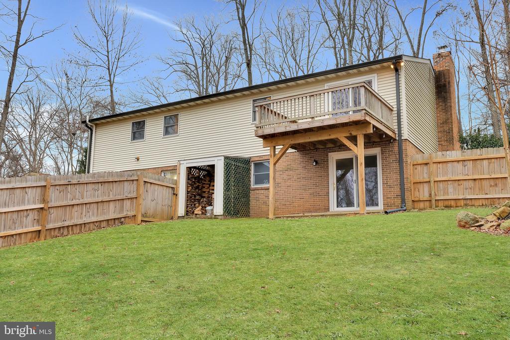 5228 Winding Oak Ln