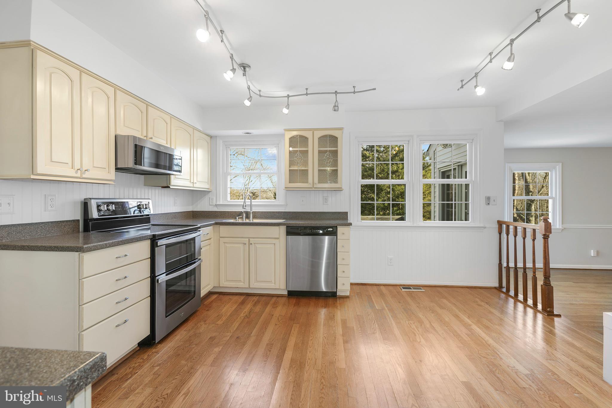 7329 FLEETWOOD COURT