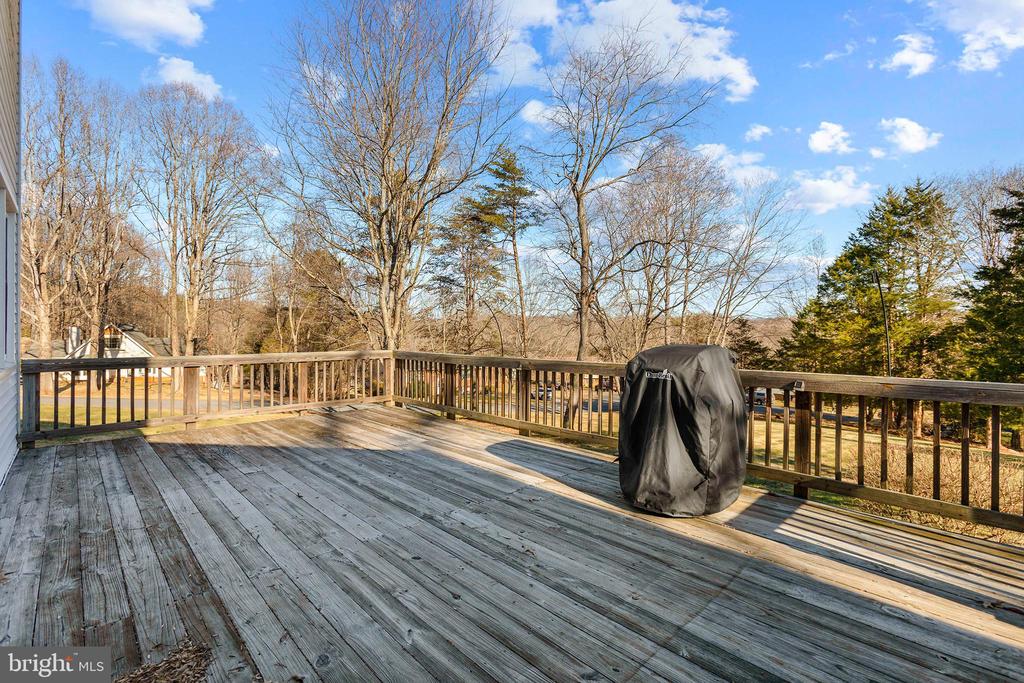 7329 FLEETWOOD COURT